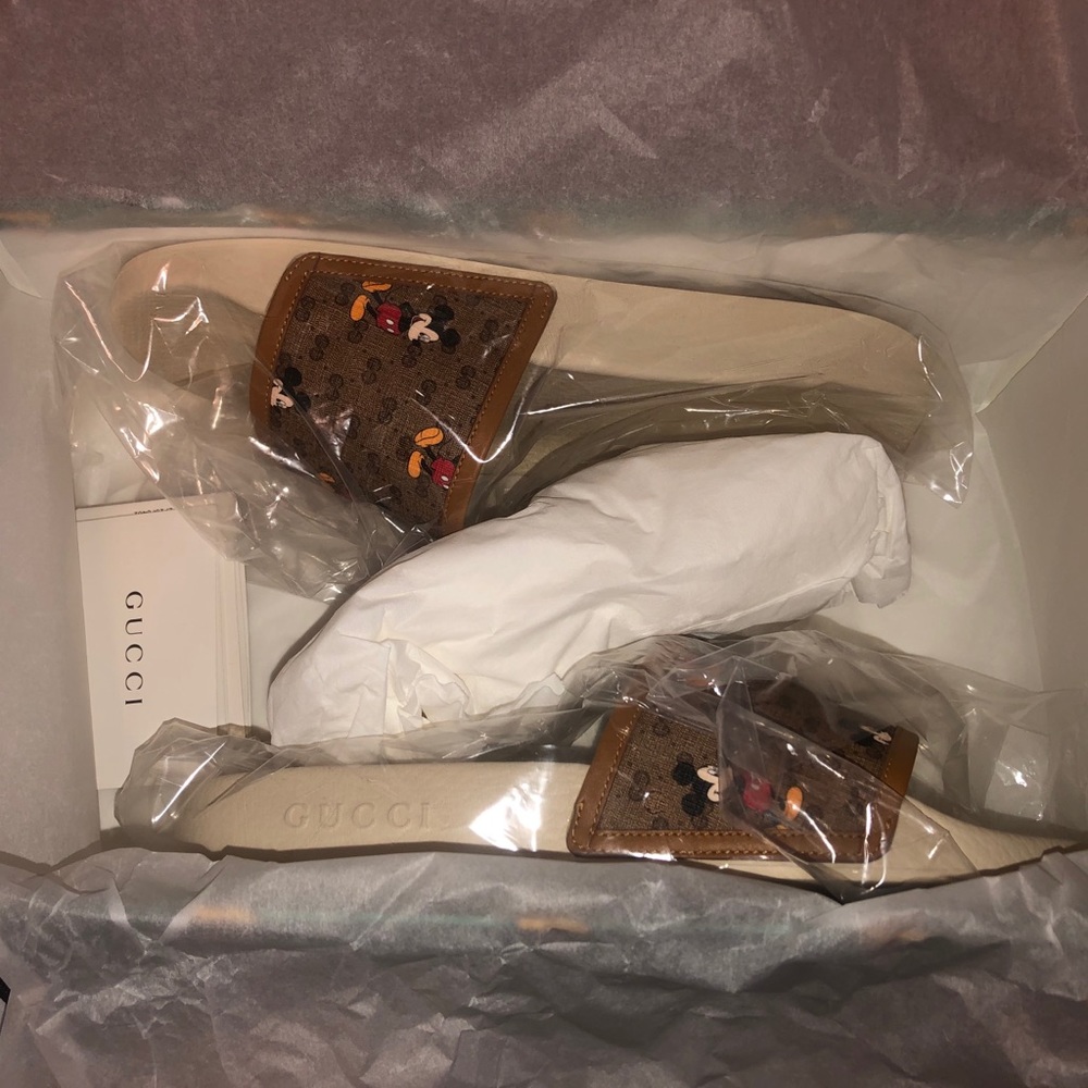 GUCCI SLIDES